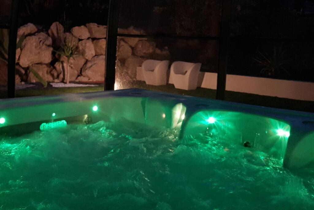 La Bonne Etoile Marseille ! Hebergement Romantique ! Jacuzzi Et Piscine ภายนอก รูปภาพ